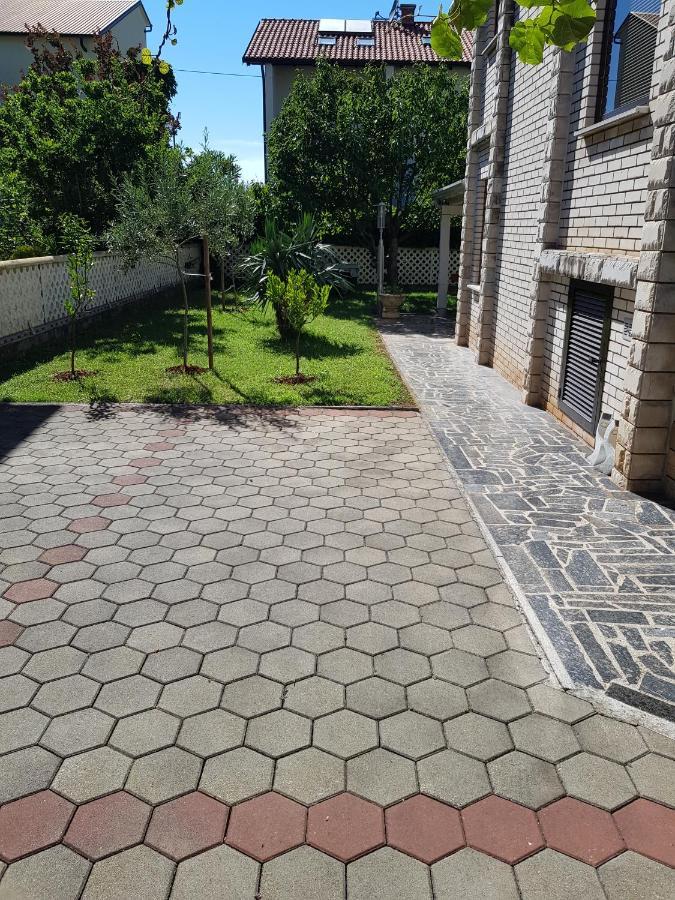 Hana Умаг Екстериор снимка